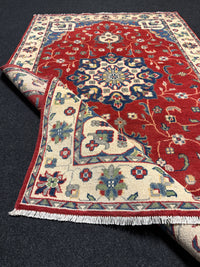 Handknuten Kazak‑matta — 190 × 123 cm