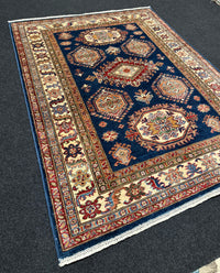 Handknuten fine Kazak‑matta — 161 ×123 cm