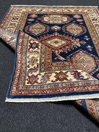 Handknuten fine Kazak‑matta — 161 ×123 cm