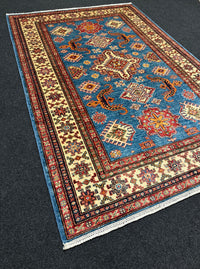 Handknuten fine Kazak‑matta — 184 ×124 cm