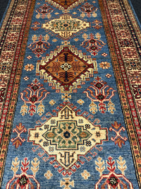 Handknuten fine Kazak‑matta — 303 ×100 cm