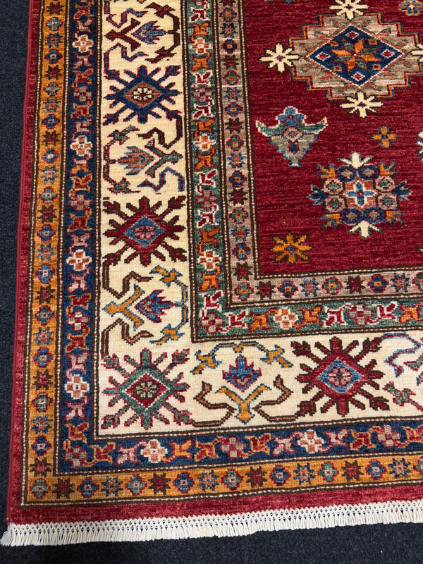 Handknuten fine Kazak‑matta — 238×175 cm