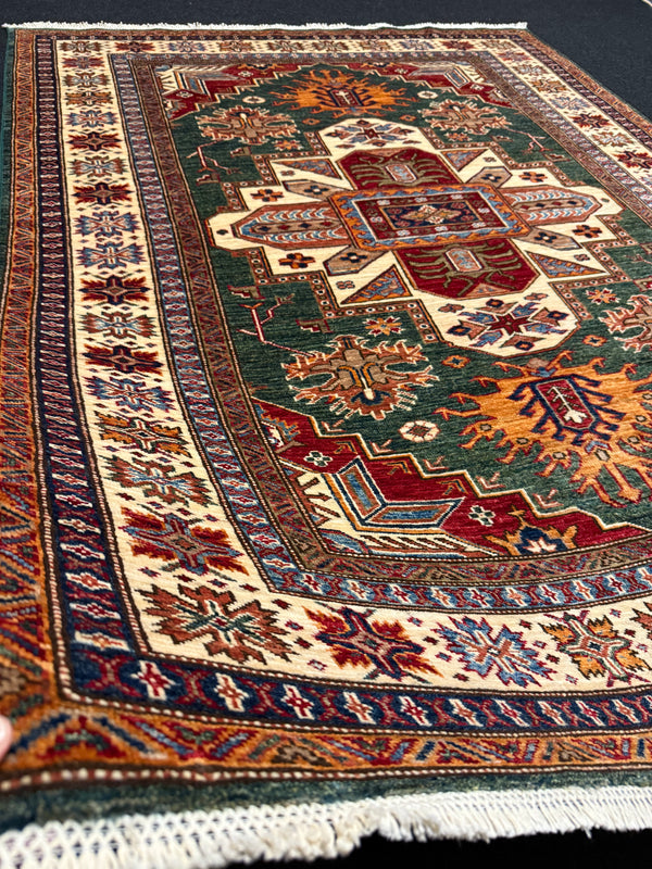 Handknuten fine Kazak‑matta — 186×154 cm