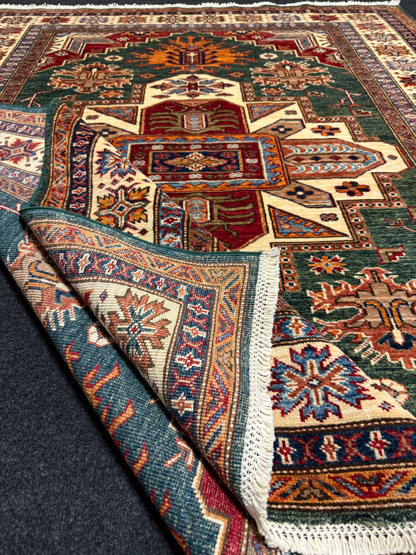 Handknuten fine Kazak‑matta — 186×154 cm