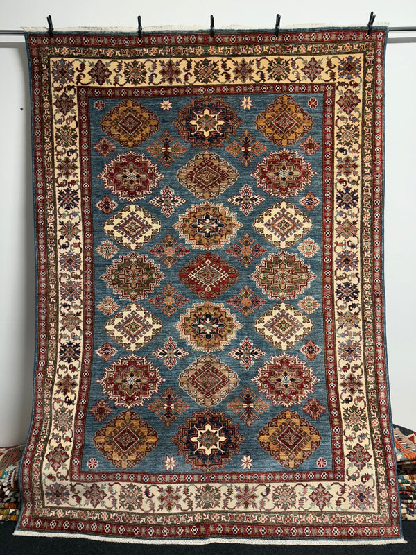 Handknuten fine Kazak‑matta — 246×180 cm