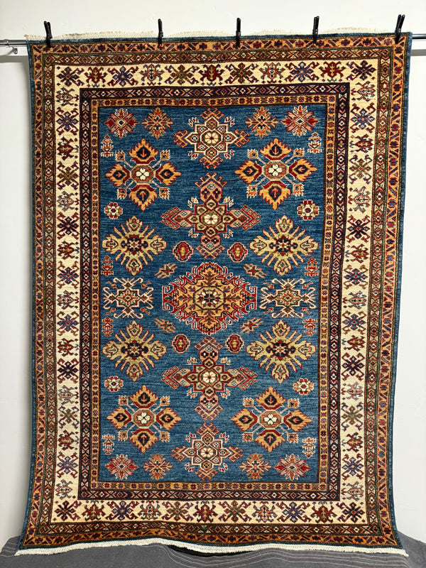Handknuten fine Kazak‑matta — 205×152 cm